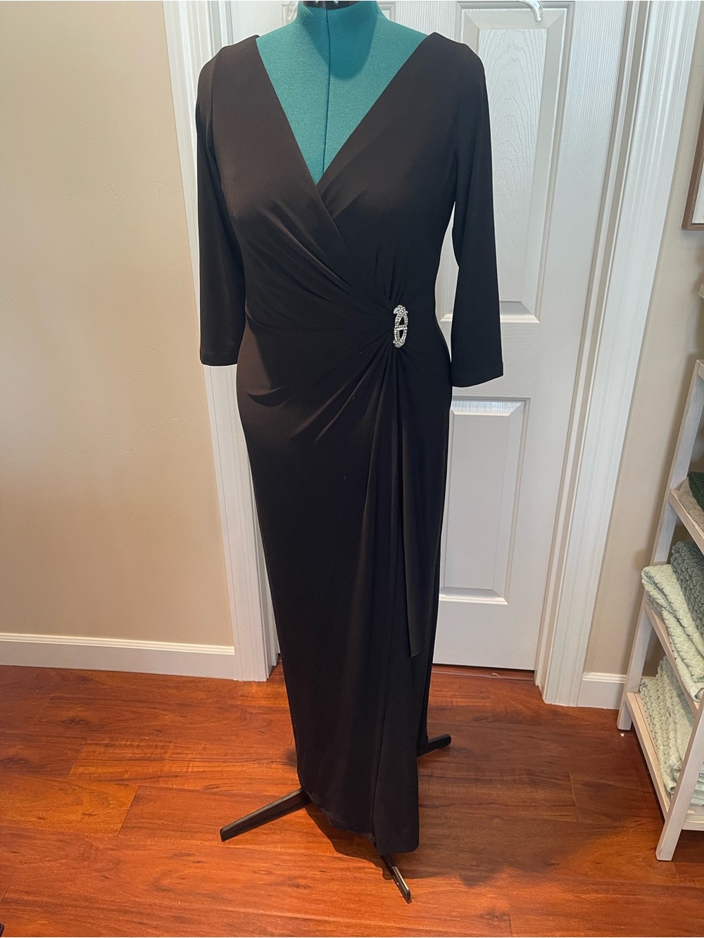 Ralph Lauren Black Long-Sleeve V-Neck Evening Gown with Side Brooch - Picture 6 of 13